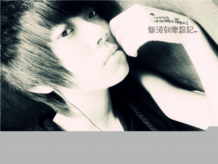 <br />
	我怀里所有温暖的空气，变成风也不敢和你相遇。<br />
