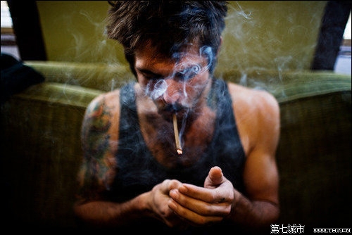 成长就是这样，痛并快乐着。你得接受这个世界带给你的所有伤害，然后无所畏惧的长大。<br />
